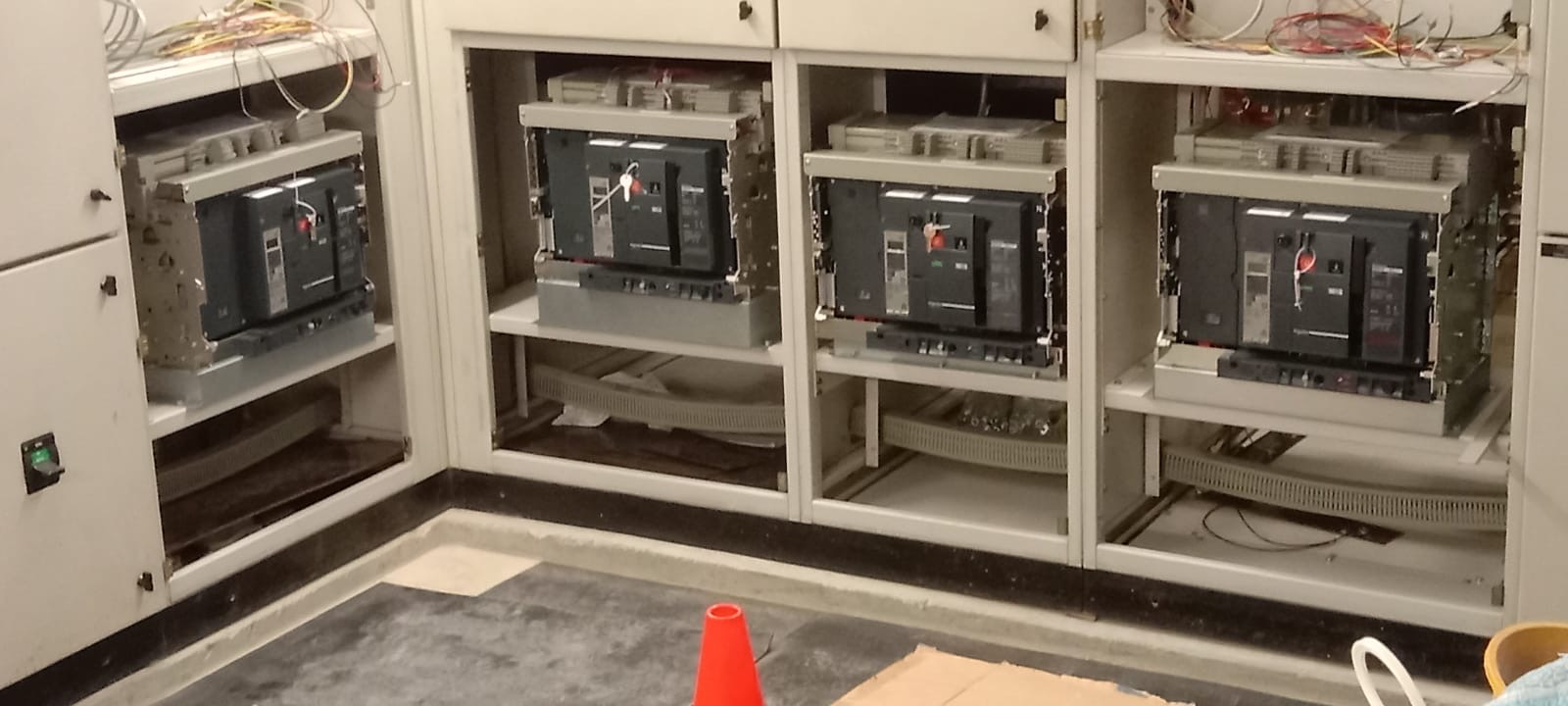 Install & Retrofit of All Types of ACB and MCCB - Image 8